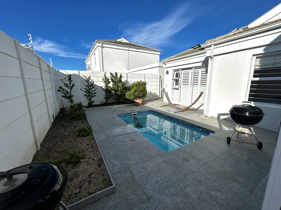 To Let 4 Bedroom Property for Rent in Sunningdale Western Cape